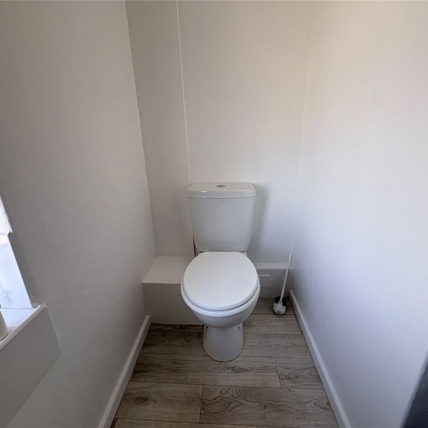 Brisbane Court, Newark, Notts, NG24 - Photo 1