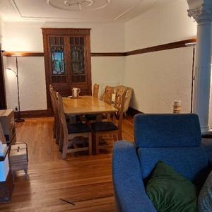 Magnifique grand 7 1/2 situé Rosemont/Petite-Patrie (Montréal) - Photo 2