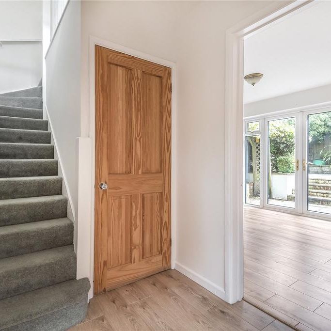 3 bedroom link detached house to rent - Photo 1