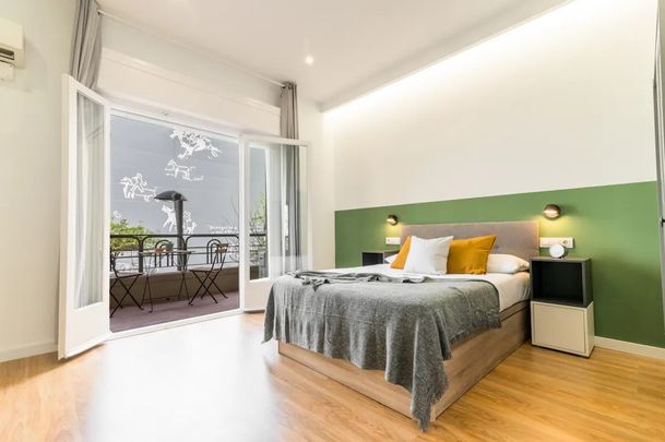 Travessera de Gràcia, Barcelona, Catalonia 08006 - Photo 1