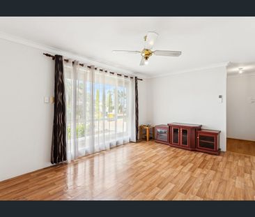 Neat and tidy 3 x 1 in Ideal Location - Photo 2