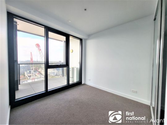 Panorama Box Hill - Near New Garden Paradise Home for you! - Photo 1