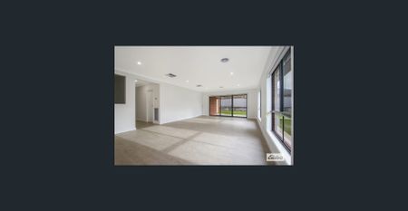 Low maintenance family home - Photo 2