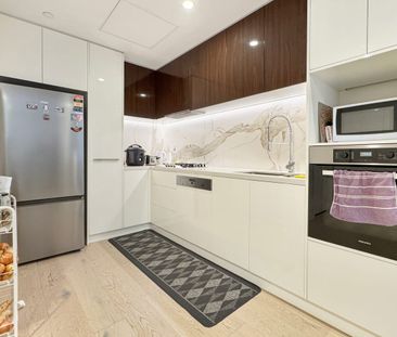 Bright & Modern 2-Bedroom Apartment in Doncaster East - Photo 5