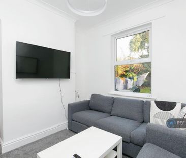 1 bedroom in a house share to rent - Photo 5