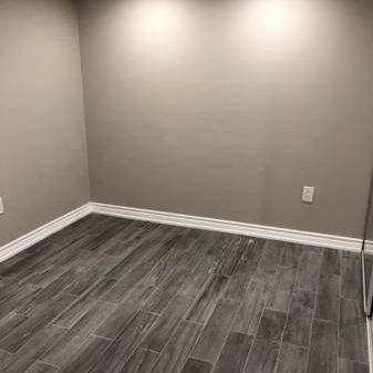 A newly renovated basement apartment - Downtown Toronto - Photo 1