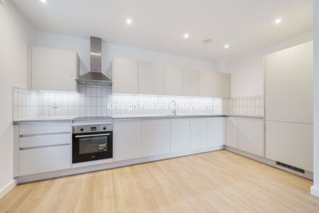 3 bedroom flat to rent - Photo 2