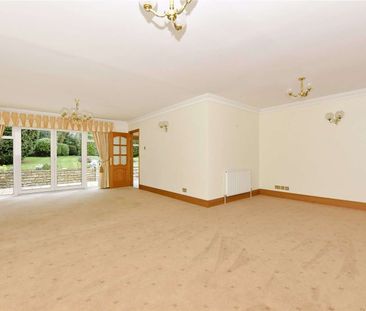 A spacious and well presented 3 bedroom detached bungalow in a popu... - Photo 2
