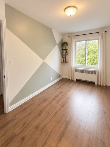 VISITE LIBRE, 11425 Av. Hénault, Montréal (Montréal-Nord), QC H1G - Photo 2