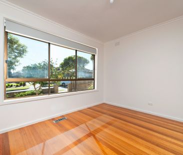 Renovated 3 Bedroom Family Home - Photo 2