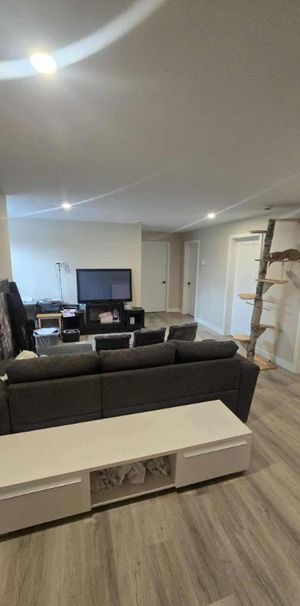 61/2 - Duplex avec sous-sol - Vue sur lac Magog - Photo 1