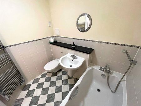 2 bedroom flat to rent - Photo 5