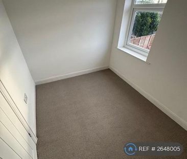2 bedroom end of terrace house to rent - Photo 5
