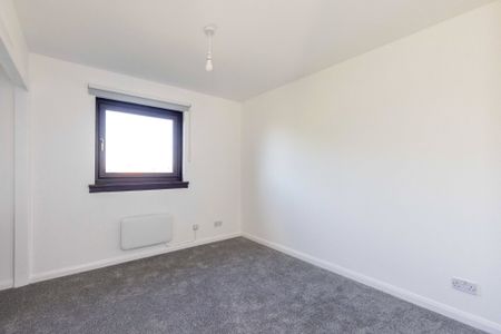 15 St. Ninians Way - Photo 3