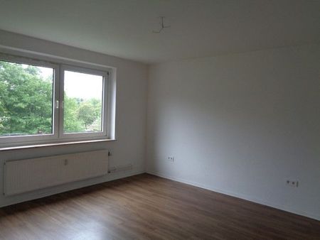 Reinkommen und Wohlfühlen: günstige 4-Zimmer-Wohnung - Foto 2