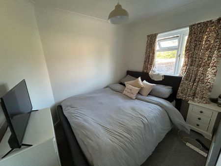 2 bedroom semi-detached house to rent - Photo 3