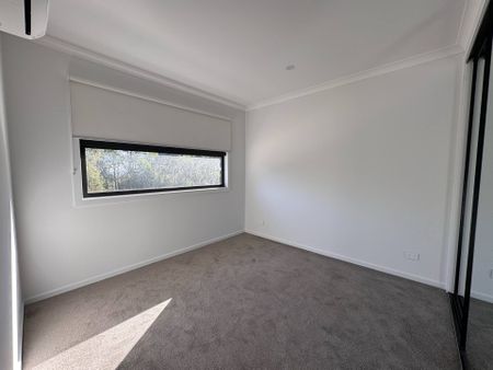 Brand-New Designer Townhouse in Prime Mount Evelyn Location - Photo 2