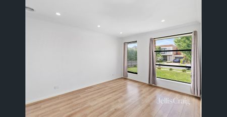 Three bedroom delight in Ivanhoe - Photo 5