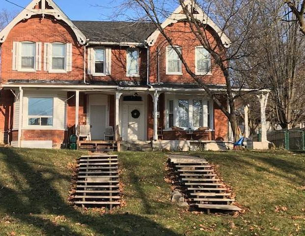 Peel Street 15 | 15 Peel Street, Barrie - Photo 1