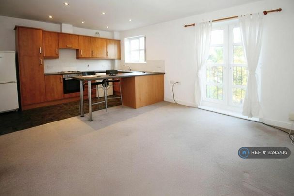 2 bedroom flat to rent - Photo 1