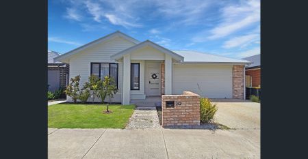 Eye-Catching Family Home - Photo 2