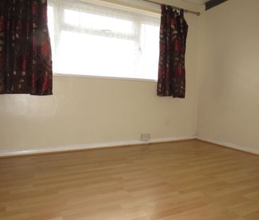3 bedroom property to rent - Photo 3
