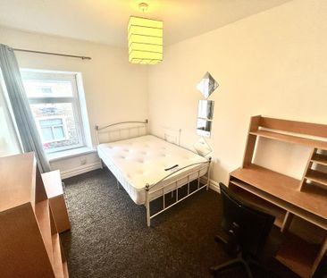 4 bedroom house of multiple occupation to rent - Photo 5