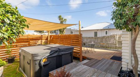 Gorgeous Standalone Cottage in New Brighton! - Photo 4