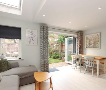 4 bedroom end of terrace house to rent - Photo 4