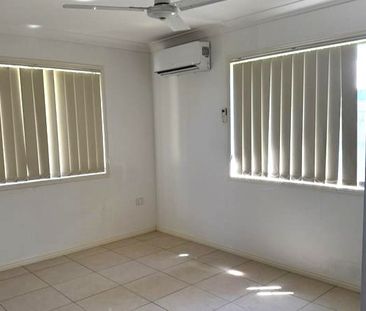 Charming Family Home in Bundaberg East - Photo 3