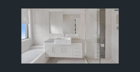 Stylish, Spacious and Perfectly Positioned Family Home - Photo 3