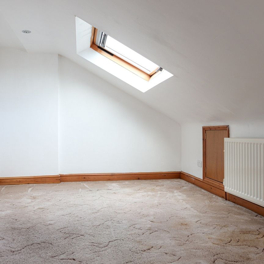 4 Bed End Terrace, Vicarage Road, CR0 - Photo 1