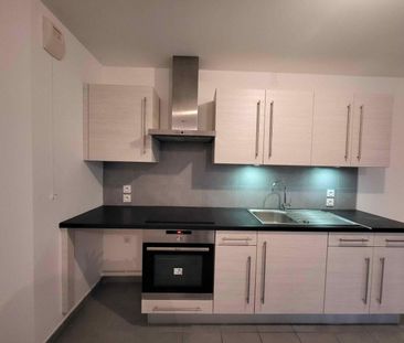 Location Appartement 2 pièces 47m² LYON 7ème - Photo 4