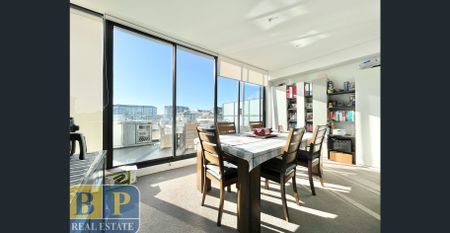 Water view & private entertaining Penthouse - Photo 4