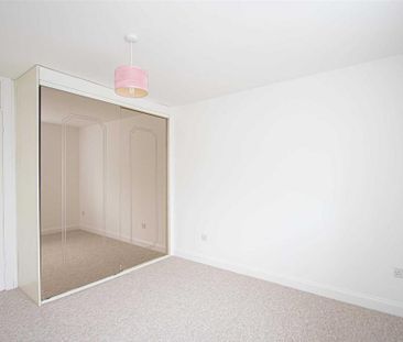 2 bedroom semi-detached house to rent - Photo 3