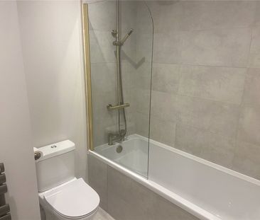 Alexandra Road, Epsom, Surrey, KT17 4DG - Photo 4