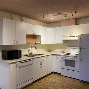 2-Bedroom Suite with in-unit Laundry near Stadium Edmonton LRT Station - Photo 2