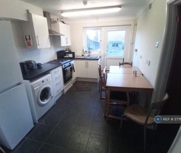 1 bedroom in a house share to rent - Photo 6