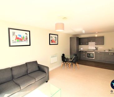 2 bedroom Flat To Rent - Photo 1