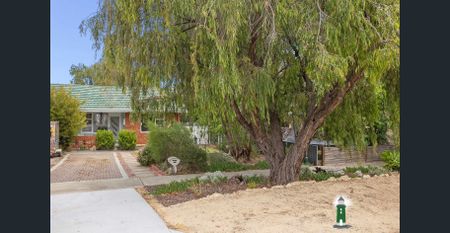 One Bedroom Duplex with Studio - Photo 5