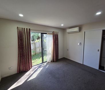 Modern Private 1-Bedroom – Separate Living & Kitch - Photo 2