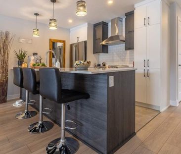 2 CH - 1 SDB - Bromont - $1,800 /mo - Photo 1