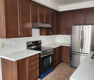 For Lease - 3704 Bloomington Crescent, Mississauga, Ontario - Photo 4