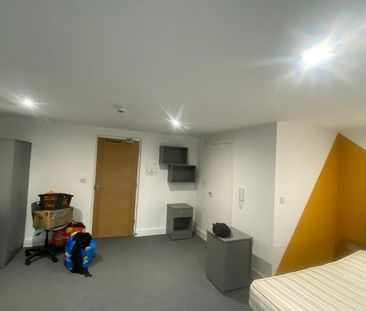 Studio Flat, Straits Parade, BS16 - Photo 2