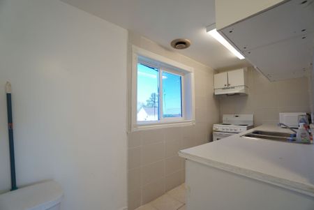 For Lease - 612 Russell Road Unit# Upper level, Clarence-Rockland, Ontario - Photo 2