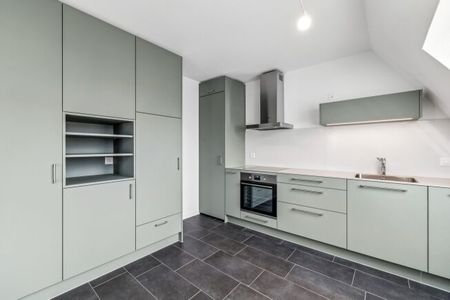 Fantastic apartment in the newly renovated attic (including free one-year parking rental) - Foto 5