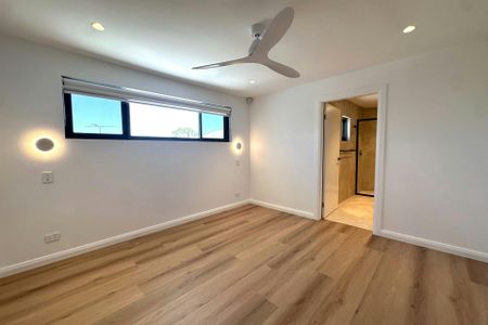 LUXURY NEWLY RENOVATED THREE-BEDROOM HOME WITH BREATHTAKING ELEVATED VIEWS - Photo 4