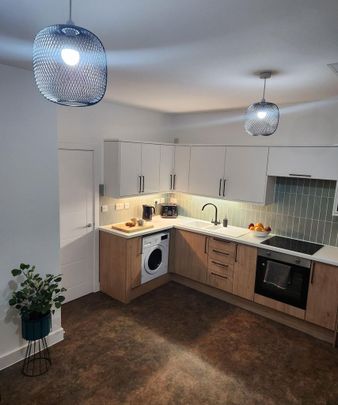 3 bedroom flat to rent - Photo 1