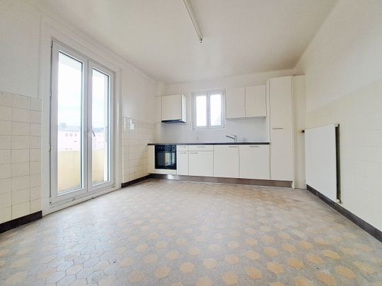 THIENNE 5, 3.5 room apartment with renovated kitchen - Photo 1