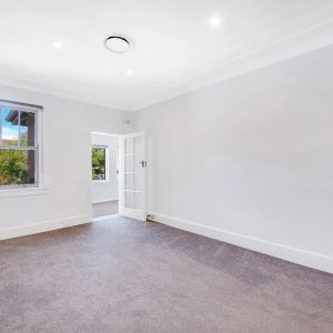 Character Filled Residence In The Heart Of Mosman - Photo 3